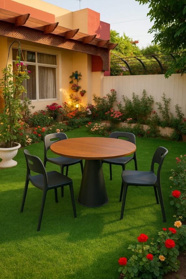 The Luna Circle-Round Dinning Table with 4 PP Chairs